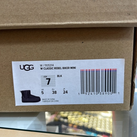 UGG Classic Rebel Biker 🖤 - Picture 6 of 6